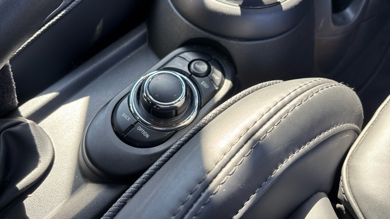 MINI Hatchback 1.5 Cooper Exclusive Premium 3dr Auto Petrol Hatchback